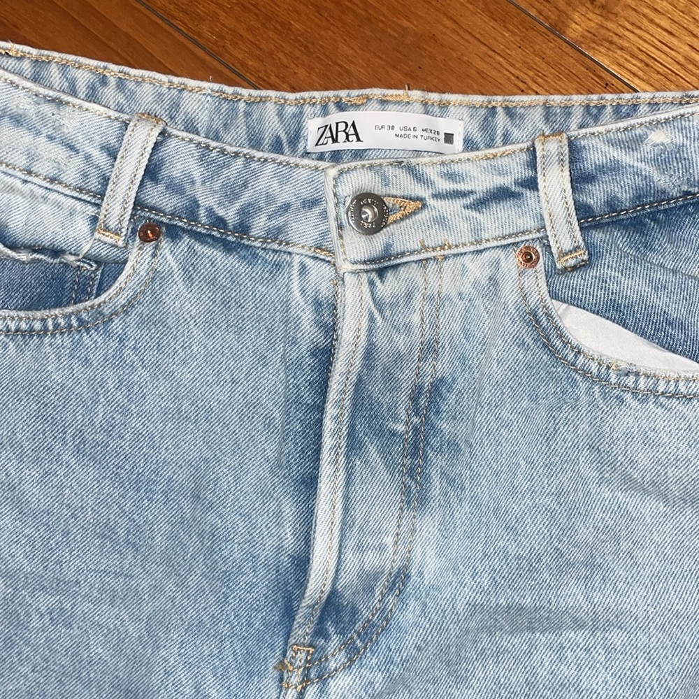 Distressed Light Blue Jeans Zara button up size 6 - Picture 3 of 6